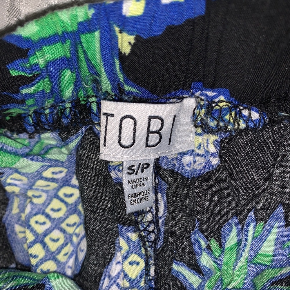 Tobi pineapple shorts - Picture 3 of 3